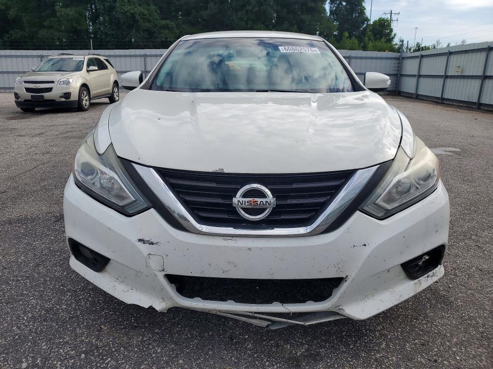 60862576 :رقم المزاد ، 1N4AL3AP7JC186795 vin ، 2018 Nissan Altima مزاد بيع