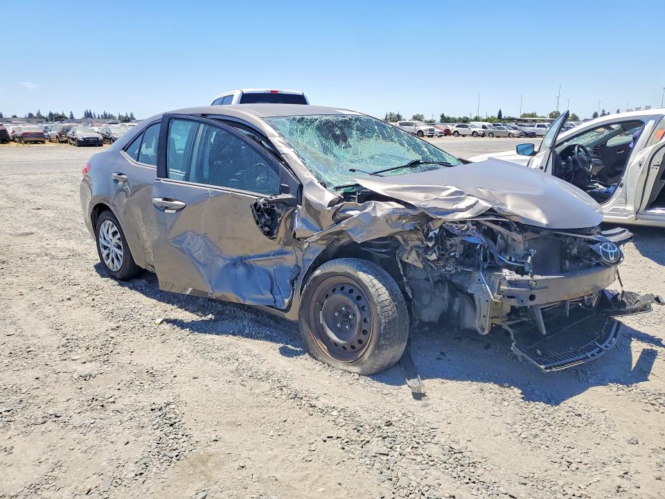 2017 Toyota Corolla მანქანა იყიდება აუქციონზე, vin: 5YFBURHE3HP700873, აუქციონის ნომერი: 60213716