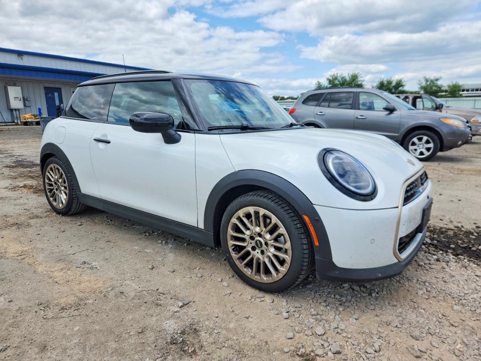 Продажа на аукционе авто 2025 Mini Cooper, vin: WMW13GD04S2W43602, номер лота: 61984556