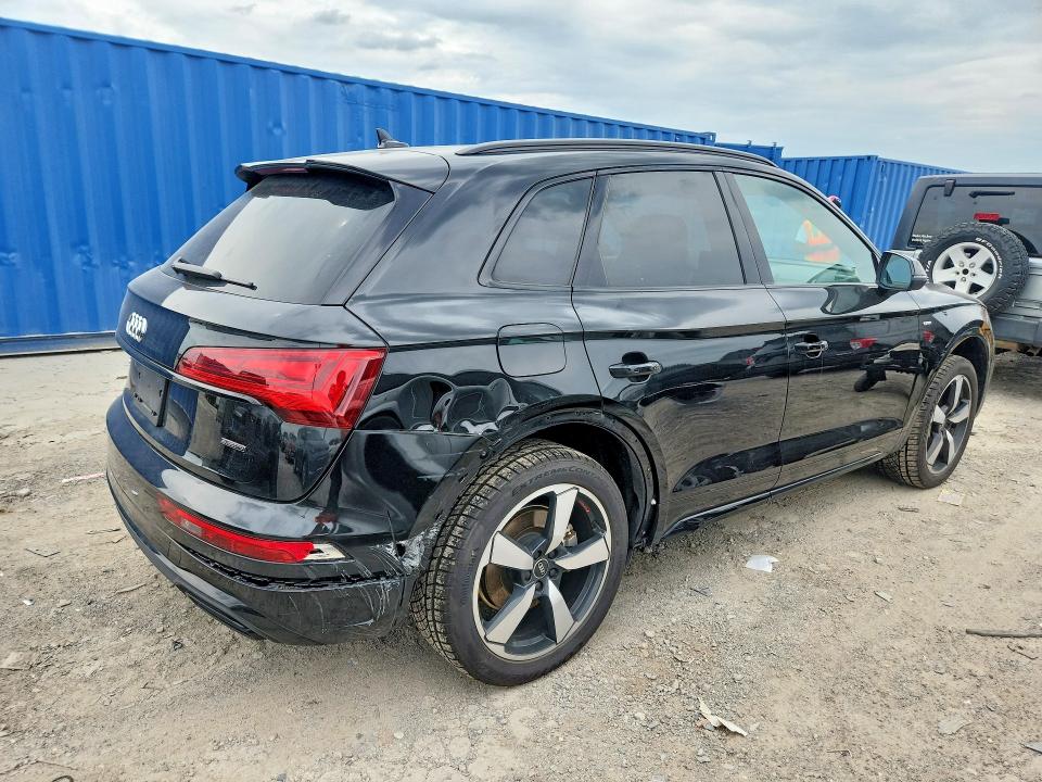 63342256 :رقم المزاد ، WA1EAAFY1N2010760 vin ، 2022 Audi Q5 مزاد بيع