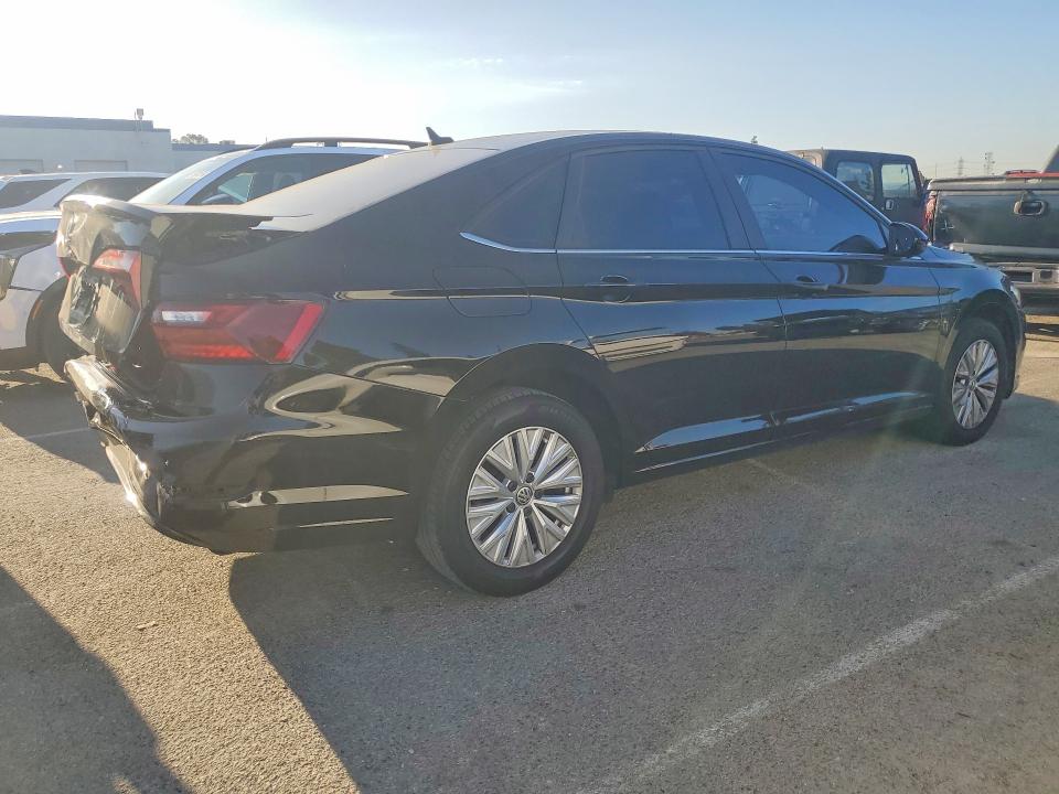 61189596 :رقم المزاد ، 3VWCB7BU5LM035051 vin ، 2020 Volkswagen Jetta مزاد بيع
