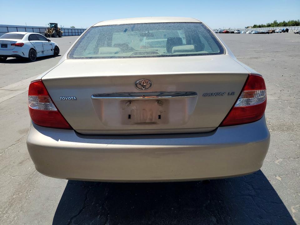 60230896 :رقم المزاد ، 4T1BE32K04U834242 vin ، 2004 Toyota Camry مزاد بيع