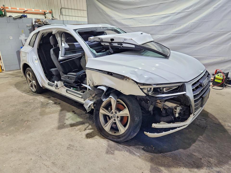 62143056 :رقم المزاد ، WA1BNAFY6J2128546 vin ، 2018 Audi Q5 مزاد بيع
