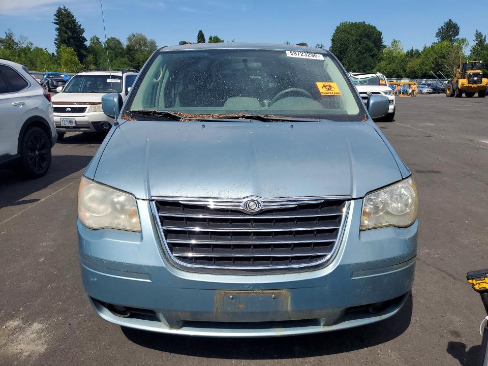 59723296 :رقم المزاد ، 2A4RR5D11AR358805 vin ، 2010 Chrysler Town & Countr مزاد بيع