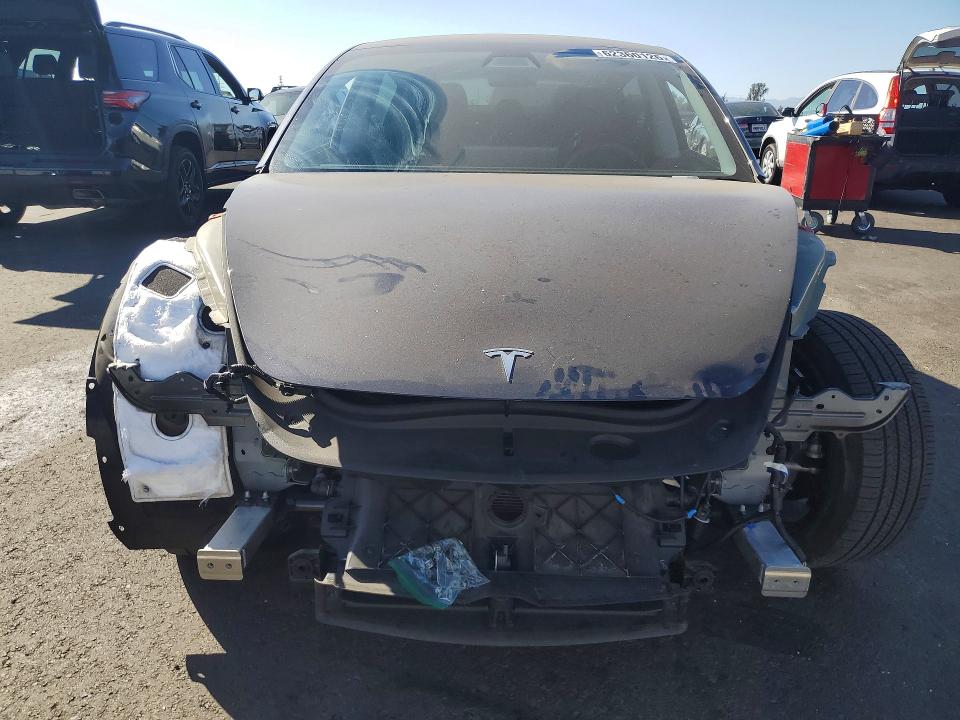 62360126 :رقم المزاد ، 5YJ3E1EB9SF907607 vin ، 2025 Tesla Model 3 مزاد بيع