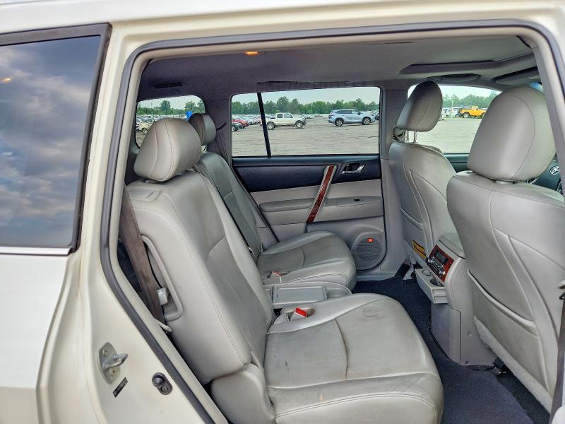 Продажа на аукционе авто 2013 Toyota Highlander, vin: 5TDYK3EH8DS105191, номер лота: 61928006