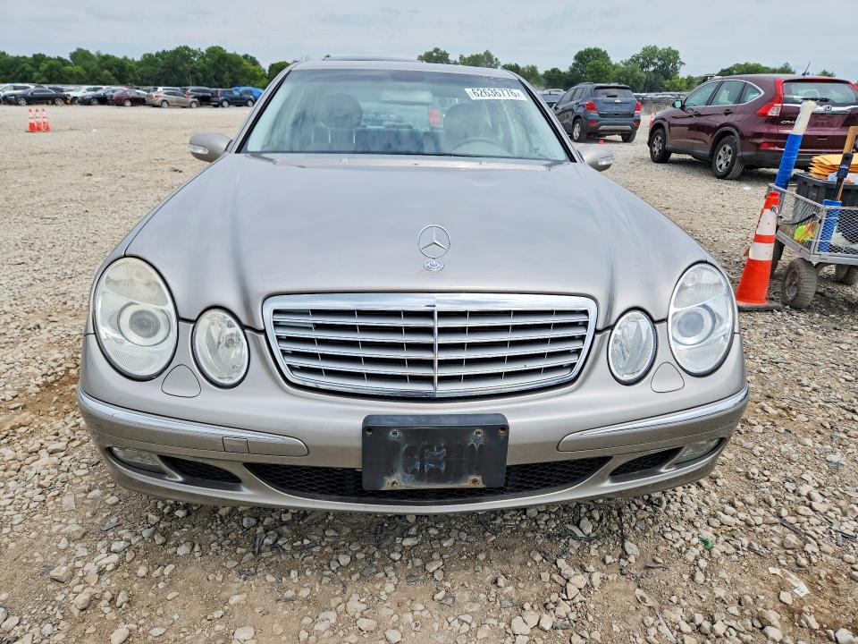 62636776 :رقم المزاد ، WDBUF82JX5X173784 vin ، 2005 Mercedes-benz E مزاد بيع