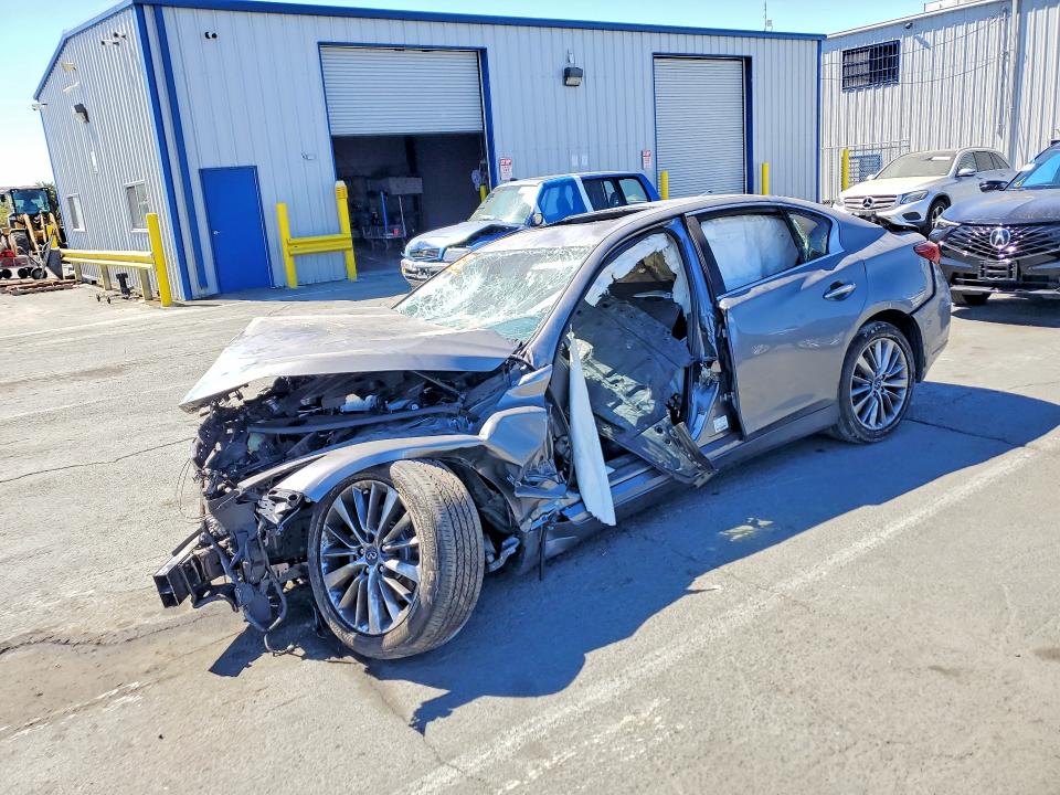 62425476 :رقم المزاد ، JN1EV7AP9JM366970 vin ، 2018 Infiniti Q50 مزاد بيع