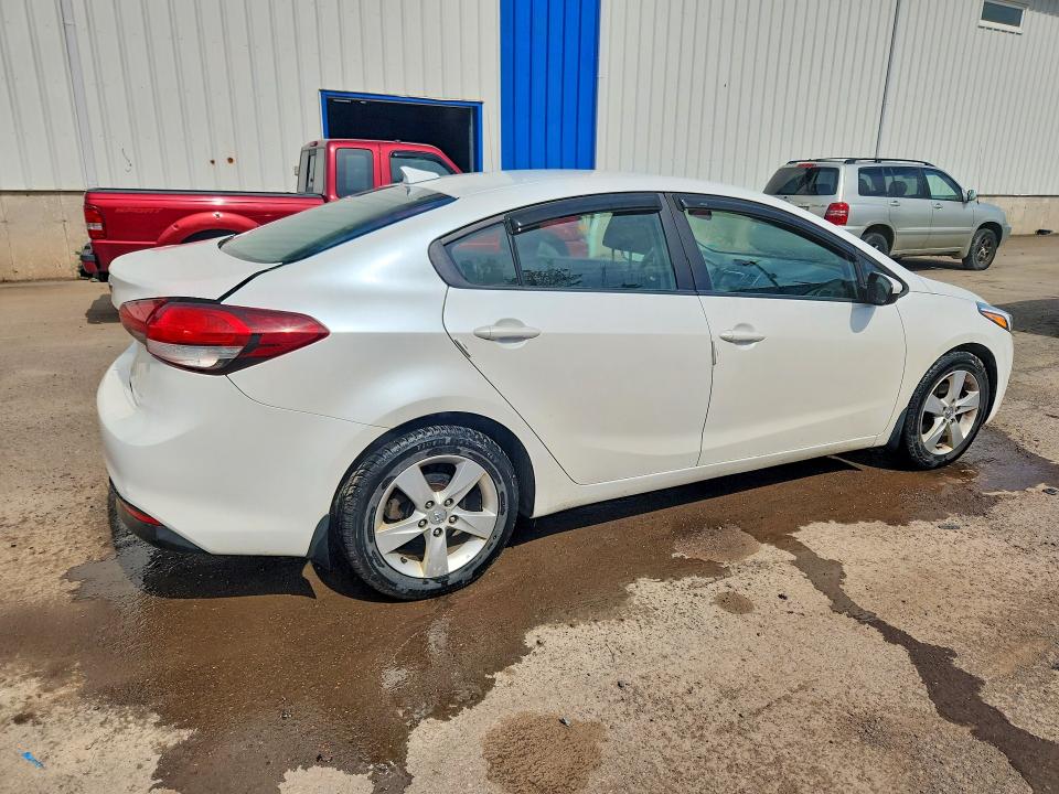 2018 Kia Forte მანქანა იყიდება აუქციონზე, vin: 3KPFL4A74JE255439, აუქციონის ნომერი: 60922506