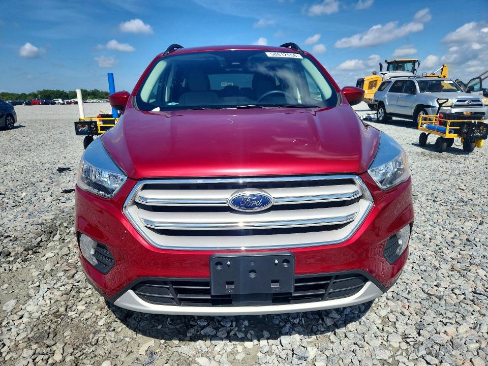 58612956 :رقم المزاد ، 1FMCU9GD2JUB37963 vin ، 2018 Ford Escape مزاد بيع