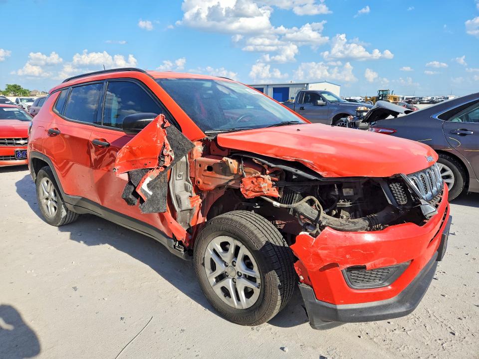 60492076 :رقم المزاد ، 3C4NJCAB2JT140026 vin ، 2018 Jeep Compass مزاد بيع