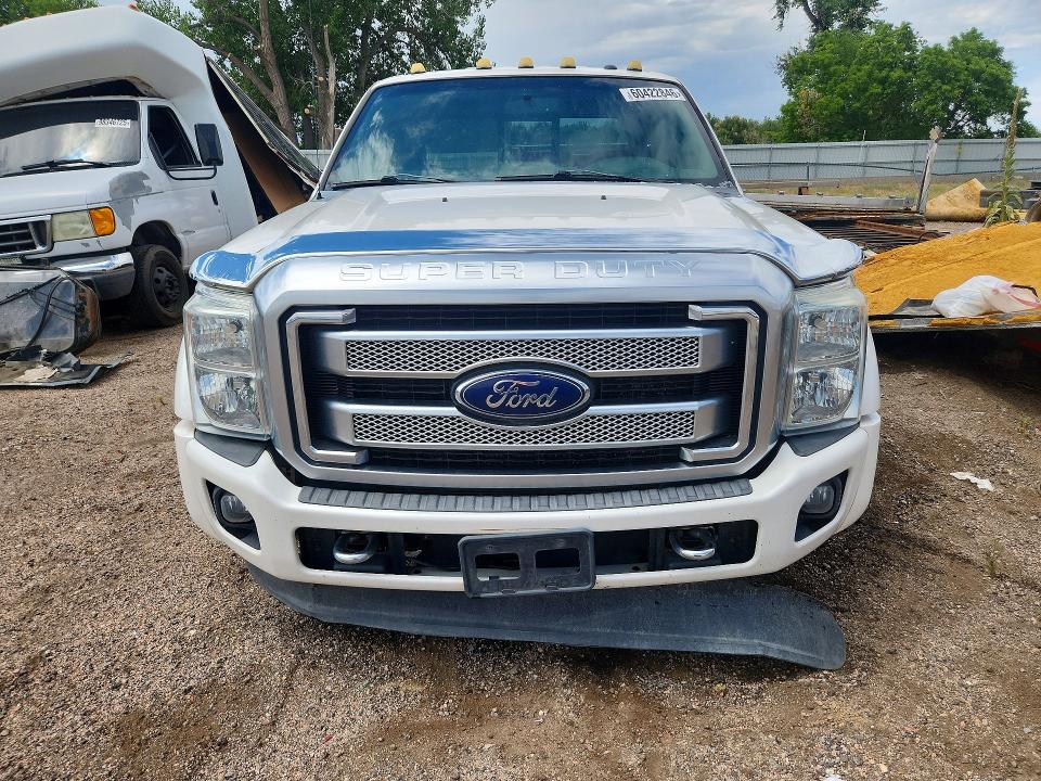 60422846 :رقم المزاد ، 1FT8W4DT9FEC35215 vin ، 2015 Ford F450 مزاد بيع