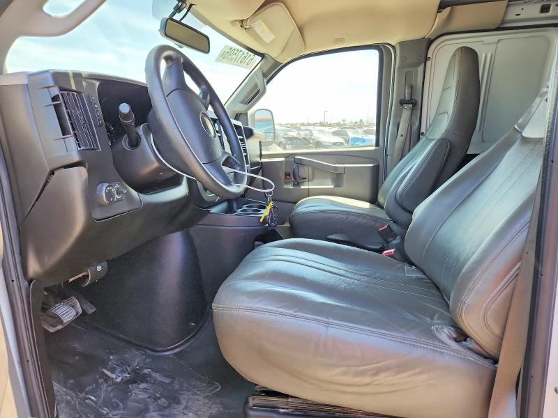 61617596 :رقم المزاد ، 1GCWGBFP3K1175622 vin ، 2019 Chevrolet Express 2500 مزاد بيع