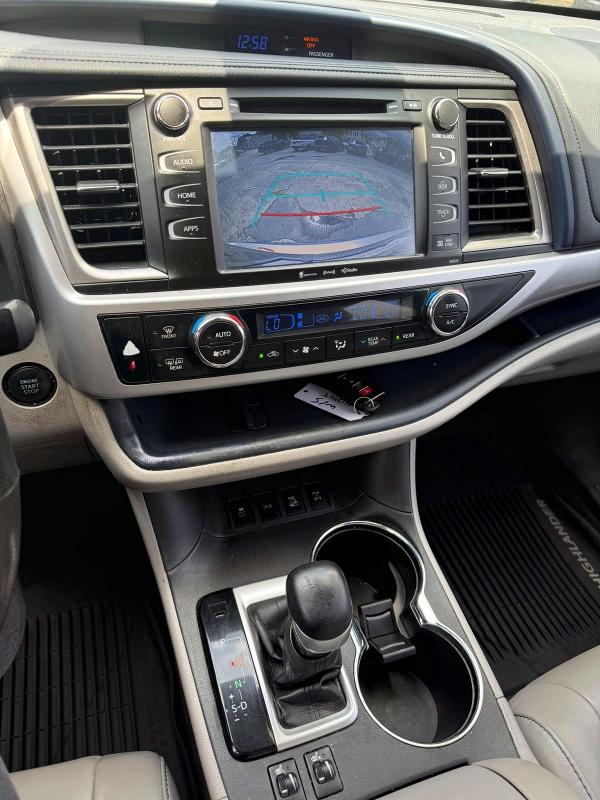 Продажа на аукционе авто 2017 Toyota Highlander, vin: 5TDJZRFHXHS398290, номер лота: 63544986