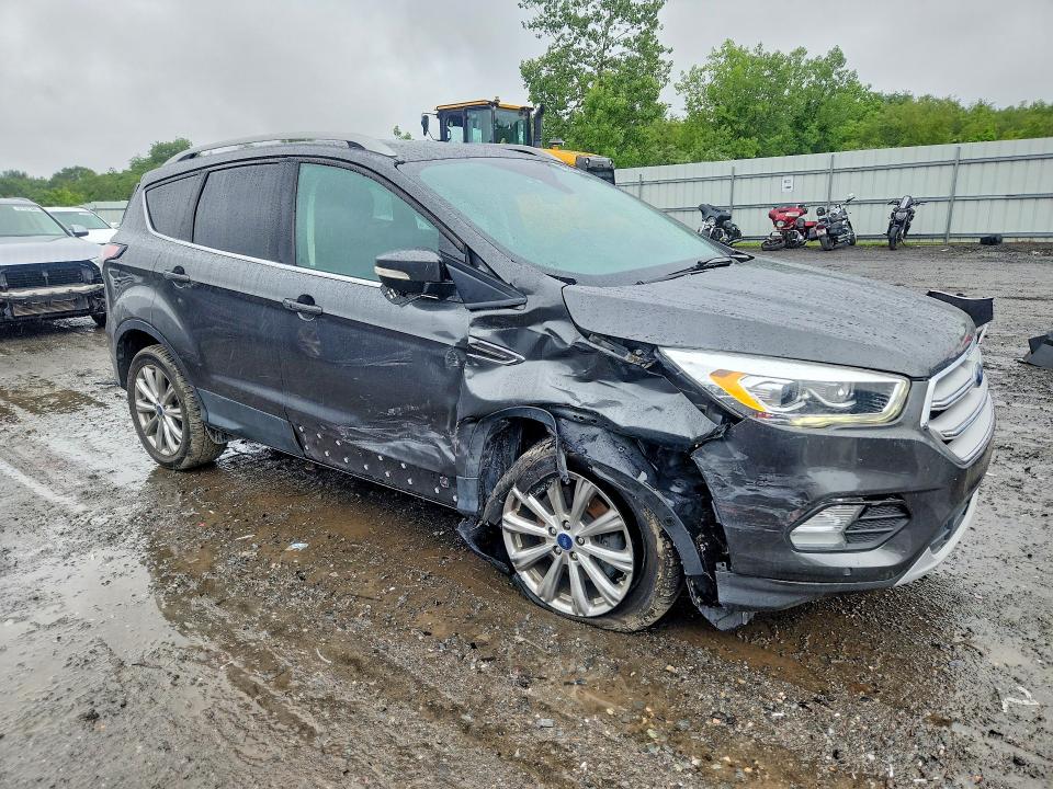 2018 Ford Escape მანქანა იყიდება აუქციონზე, vin: 1FMCU0J94JUA44300, აუქციონის ნომერი: 59268636