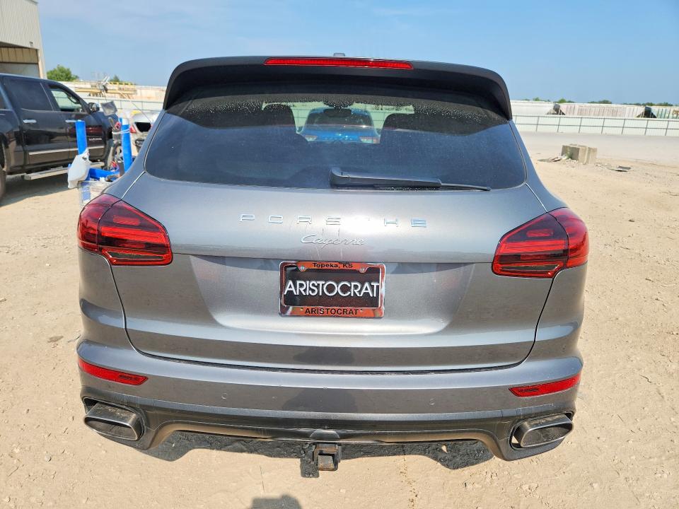 61291816 :رقم المزاد ، WP1AF2A28GLA40512 vin ، 2016 Porsche Cayenne مزاد بيع