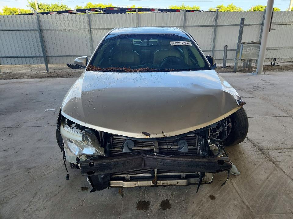 60051266 :رقم المزاد ، 4T1BD1FK8DU077057 vin ، 2013 Toyota Camry Hybrid مزاد بيع
