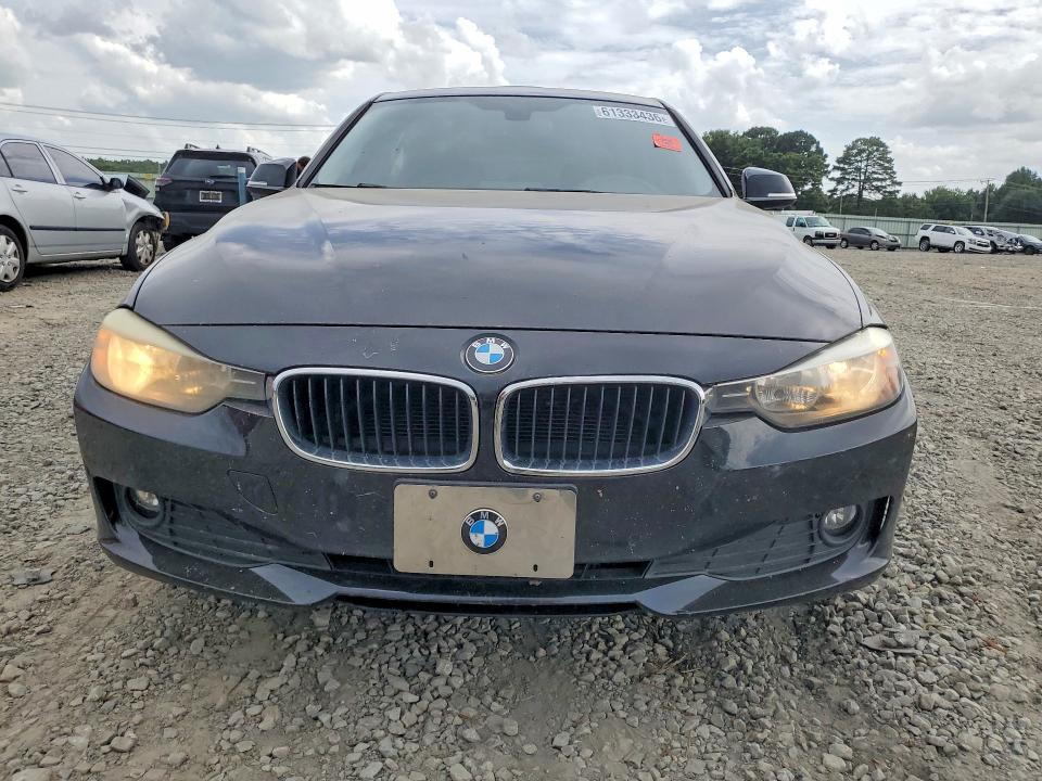 61333436 :رقم المزاد ، WBA3B1C5XEP679128 vin ، 2014 Bmw 320 مزاد بيع