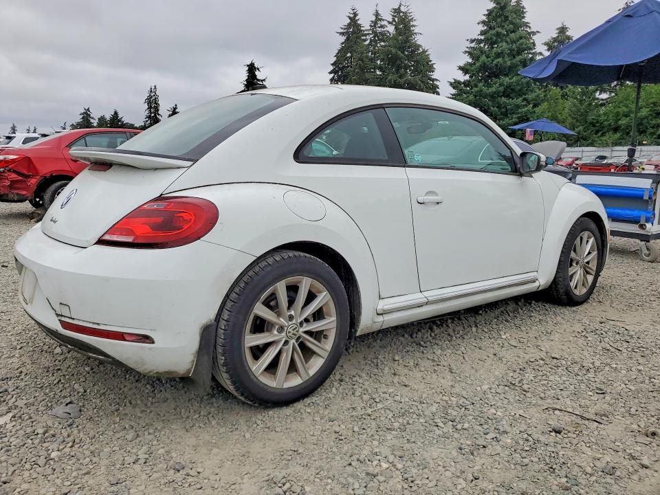 59921926 :رقم المزاد ، 3VWJ17AT6HM606671 vin ، 2017 Volkswagen Beetle مزاد بيع