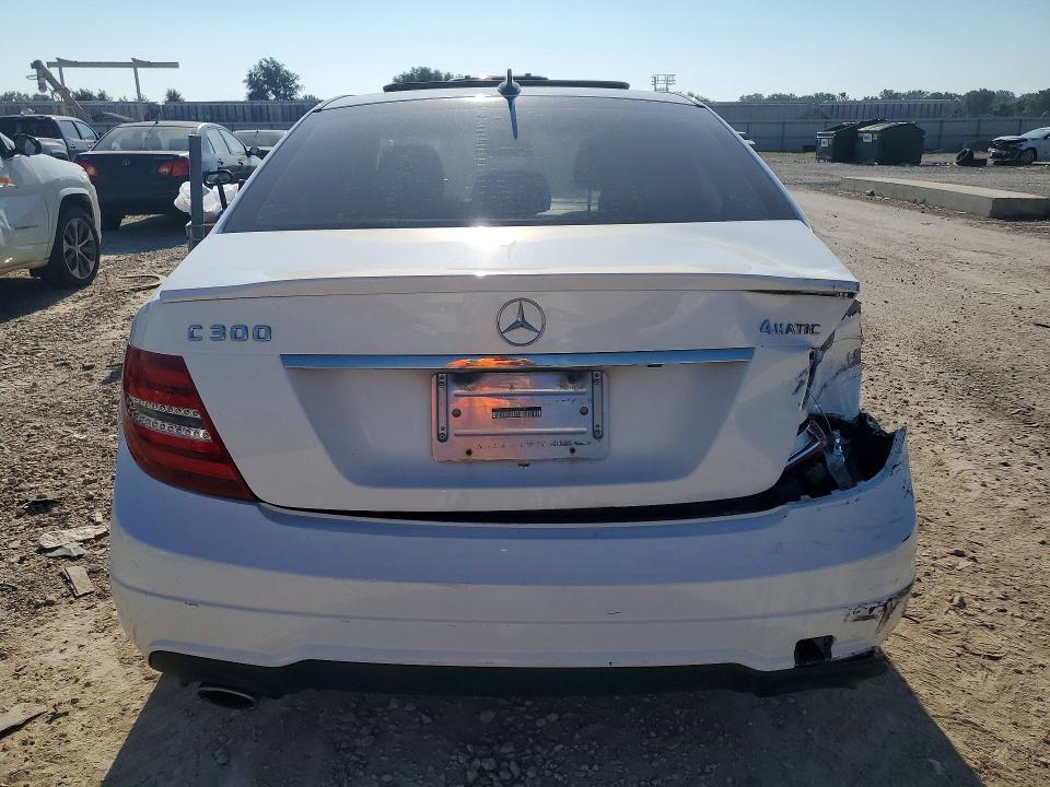 2014 Mercedes-benz C მანქანა იყიდება აუქციონზე, vin: WDDGF8AB4EG233038, აუქციონის ნომერი: 61192366