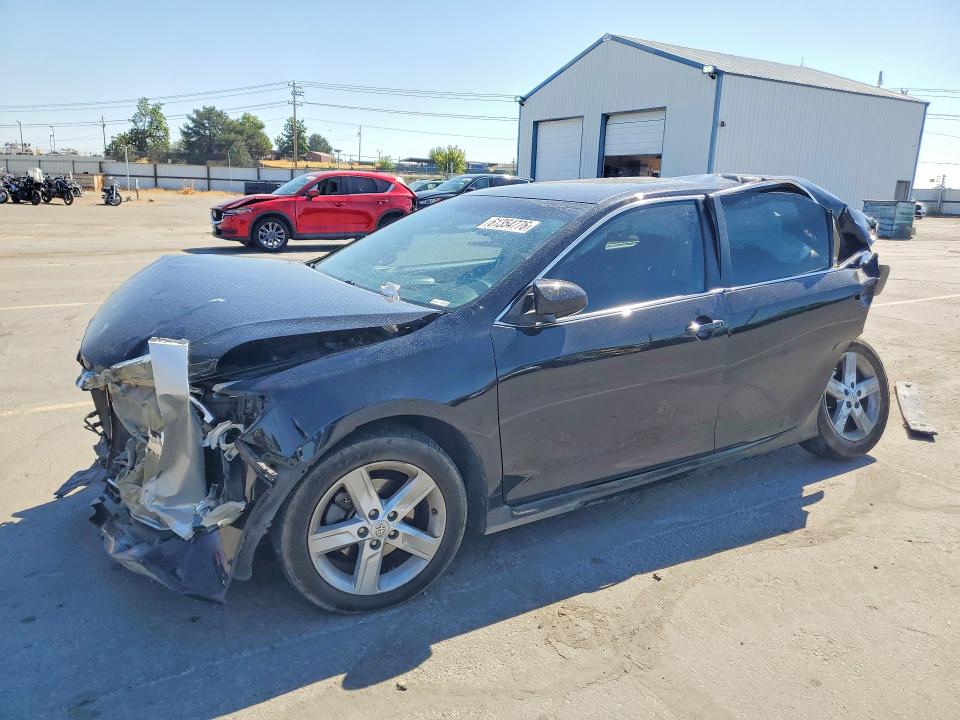 61354776 :رقم المزاد ، 4T1BF1FK6EU765523 vin ، 2014 Toyota Camry مزاد بيع