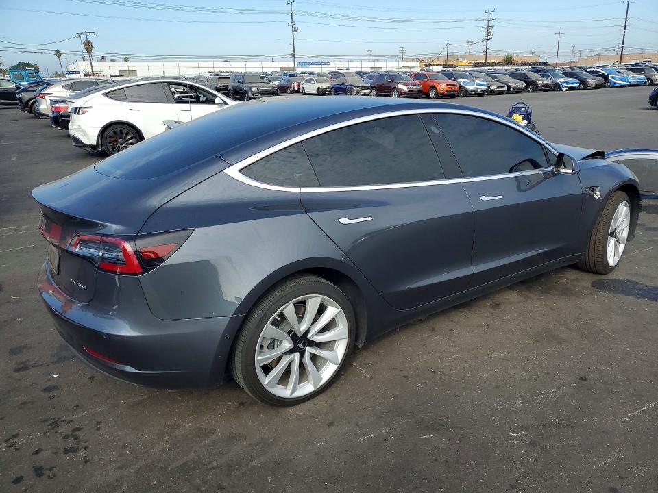 61734106 :رقم المزاد ، 5YJ3E1EB1LF711971 vin ، 2020 Tesla Model 3 مزاد بيع