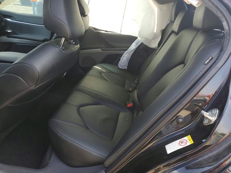 61486556 :رقم المزاد ، 4T1B11HK8KU728271 vin ، 2019 Toyota Camry مزاد بيع