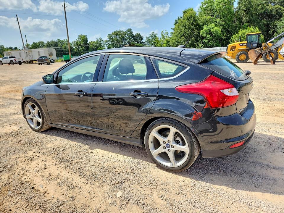 61309916 :رقم المزاد ، 1FADP3N28EL227506 vin ، 2014 Ford Focus مزاد بيع