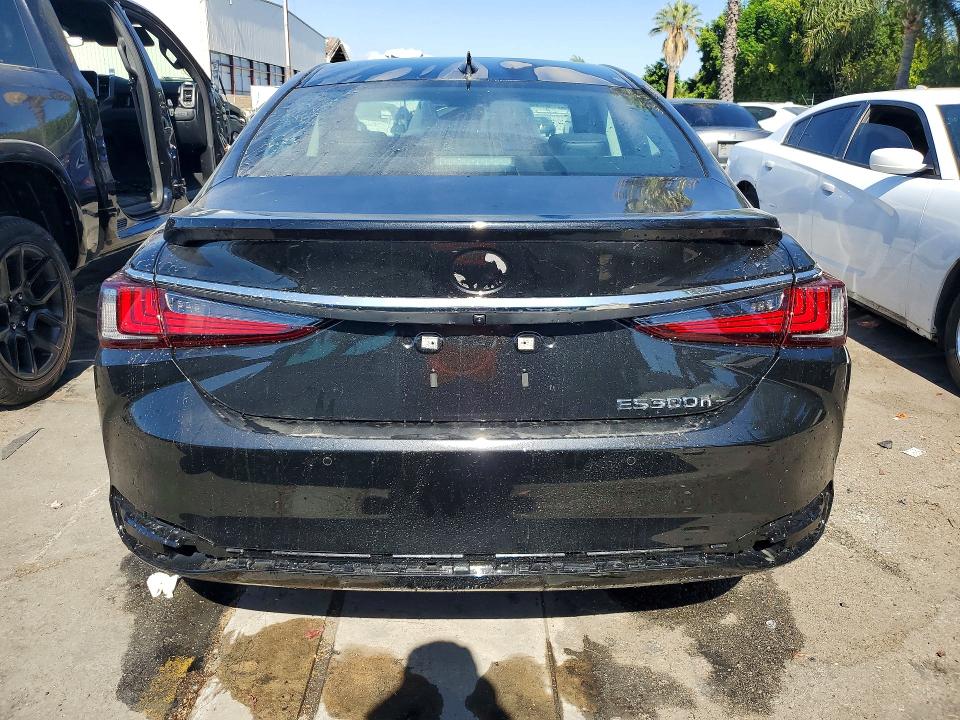 60013546 :رقم المزاد ، 58ADA1C12SU070057 vin ، 2025 Lexus Es 300h مزاد بيع