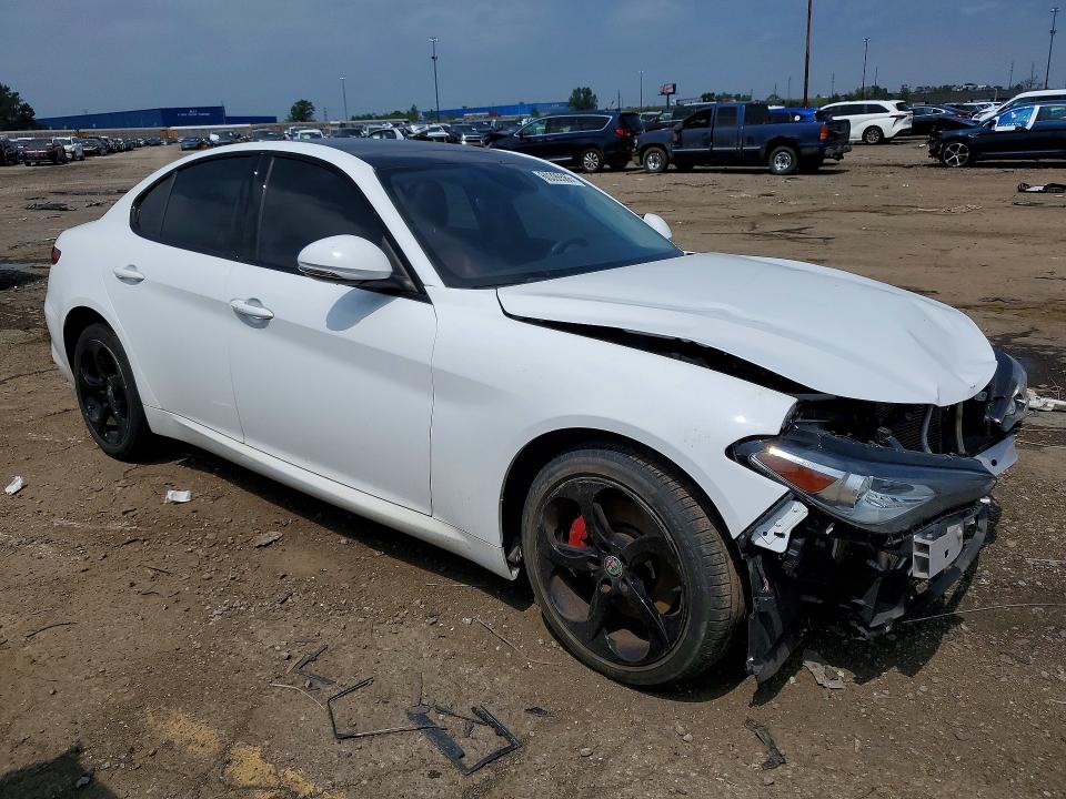 60396566 :رقم المزاد ، ZARFAEDN4J7597226 vin ، 2018 Alfa Romeo Giulia مزاد بيع