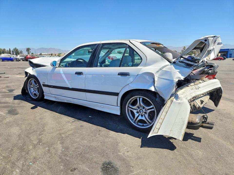 63509926 :رقم المزاد ، WBACD4324WAV61243 vin ، 1998 Bmw 328 مزاد بيع