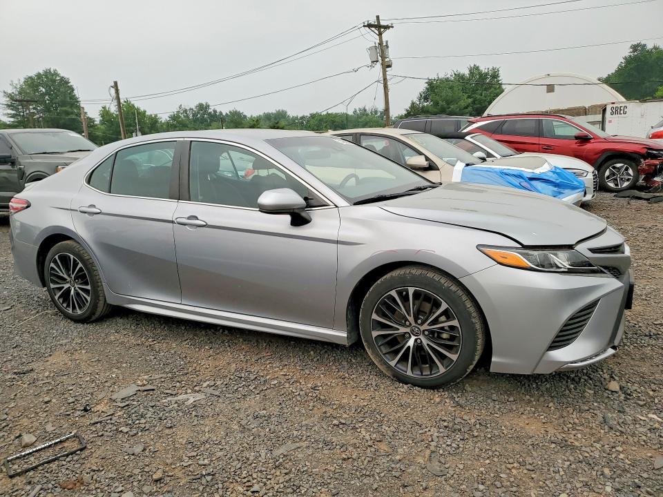 Продаж на аукціоні авто 2018 Toyota Camry, vin: 4T1B11HK9JU677510, номер лоту: 61469936