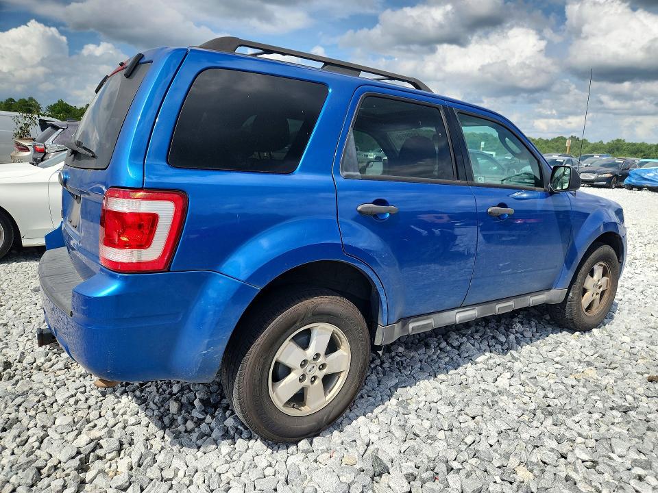 2011 Ford Escape მანქანა იყიდება აუქციონზე, vin: 1FMCU9D70BKA08602, აუქციონის ნომერი: 61039096