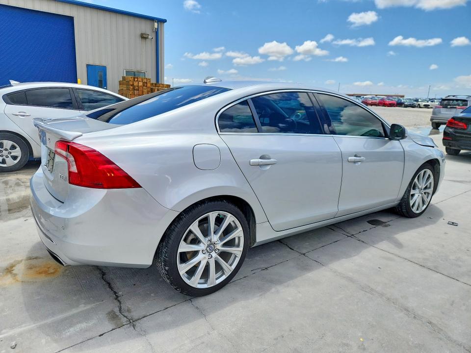 2017 Volvo S60 მანქანა იყიდება აუქციონზე, vin: LYV402HM4HB126963, აუქციონის ნომერი: 59897776
