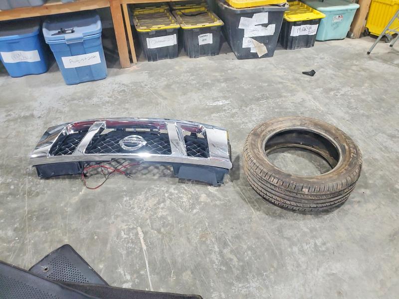 61695296 :رقم المزاد ، 1N6AA0EC2FN501825 vin ، 2015 Nissan Titan مزاد بيع