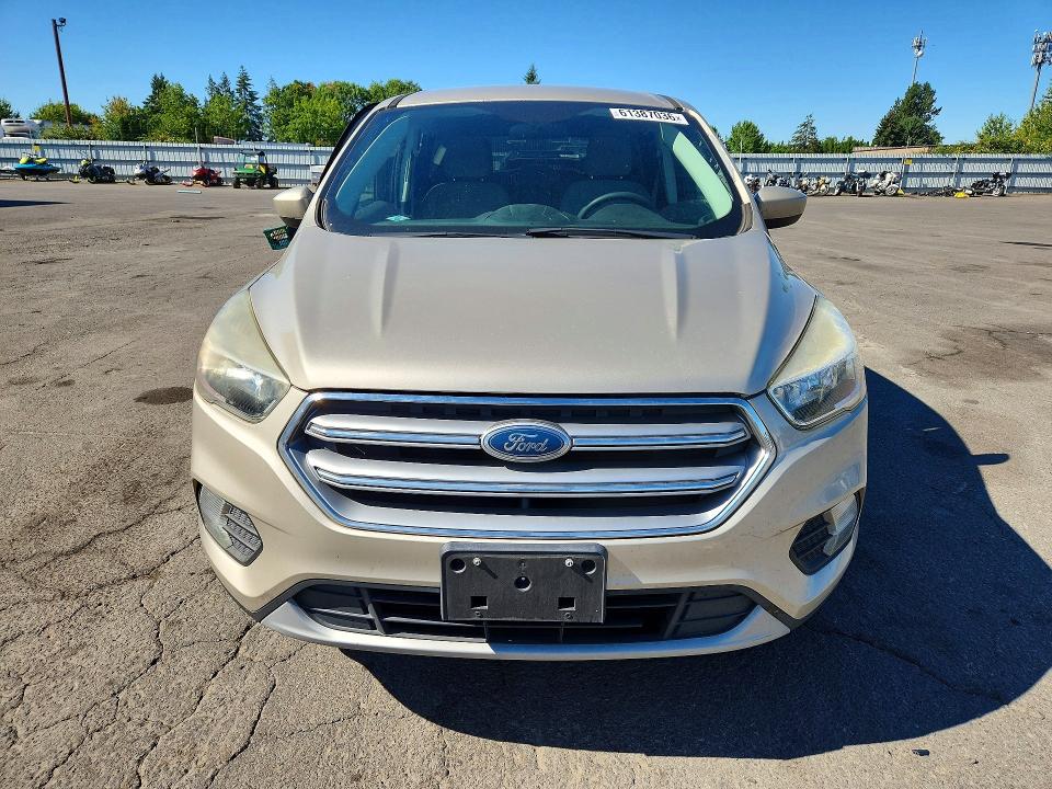 61387036 :رقم المزاد ، 1FMCU9GD5HUE24093 vin ، 2017 Ford Escape مزاد بيع