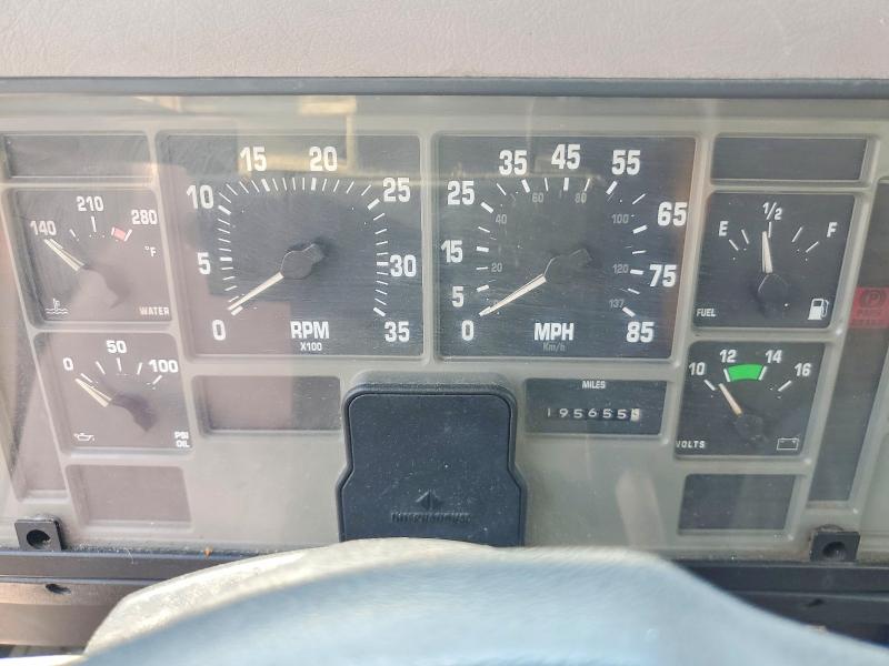 62647436 :رقم المزاد ، 1HTSCAAM9XH648166 vin ، 1999 International 4700 مزاد بيع