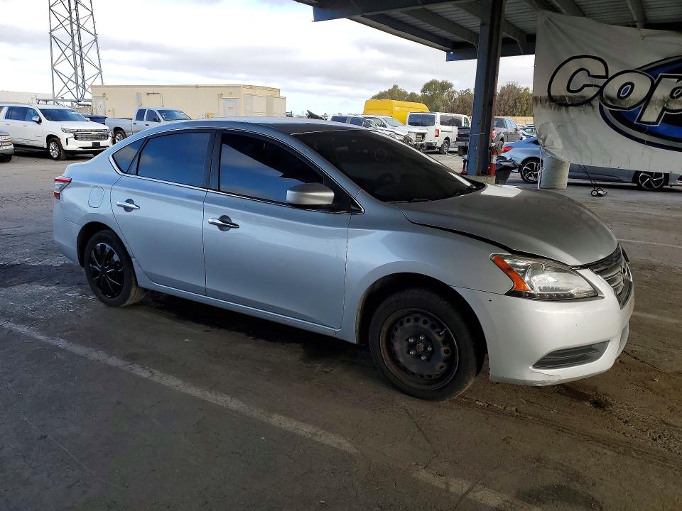 2014 Nissan Sentra მანქანა იყიდება აუქციონზე, vin: 3N1AB7AP1EY211923, აუქციონის ნომერი: 59374166