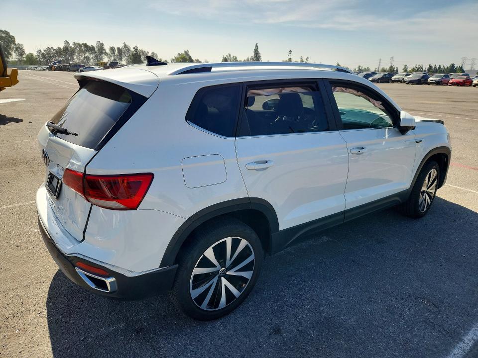 2022 Volkswagen Taos მანქანა იყიდება აუქციონზე, vin: 3VVRX7B27NM021217, აუქციონის ნომერი: 61625676