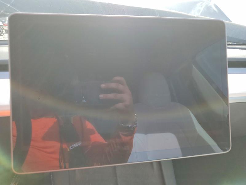 60630146 :رقم المزاد ، 7SAYGAEE4RF209879 vin ، 2024 Tesla Model Y مزاد بيع