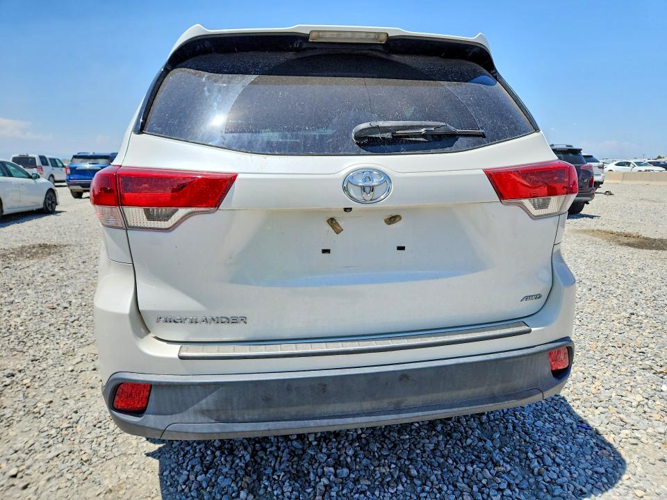 60994946 :رقم المزاد ، 5TDBZRFH6HS437798 vin ، 2017 Toyota Highlander مزاد بيع