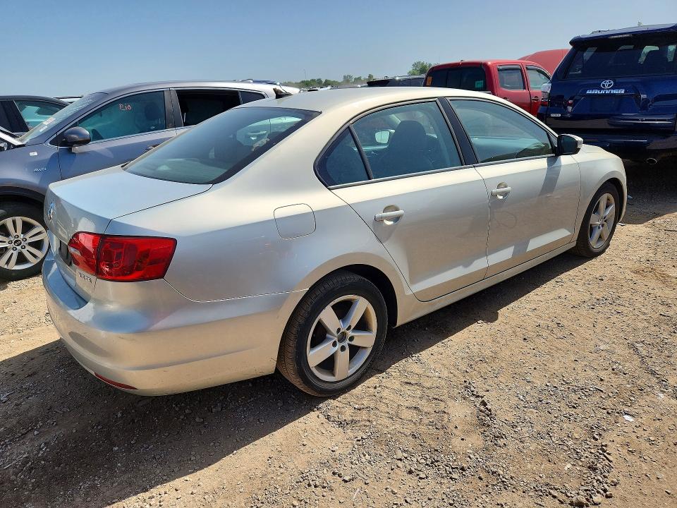 59024406 :رقم المزاد ، 3VWDZ7AJXBM098488 vin ، 2011 Volkswagen Jetta مزاد بيع