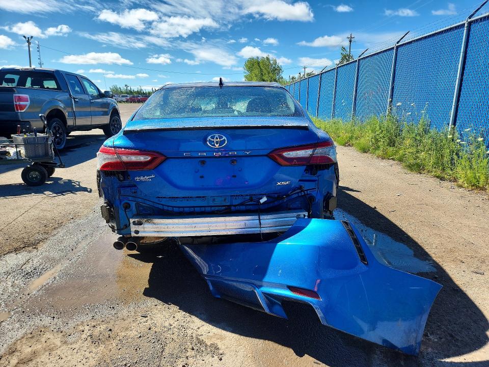 60314346 :رقم المزاد ، 4T1BZ1HK4JU011132 vin ، 2018 Toyota Camry مزاد بيع