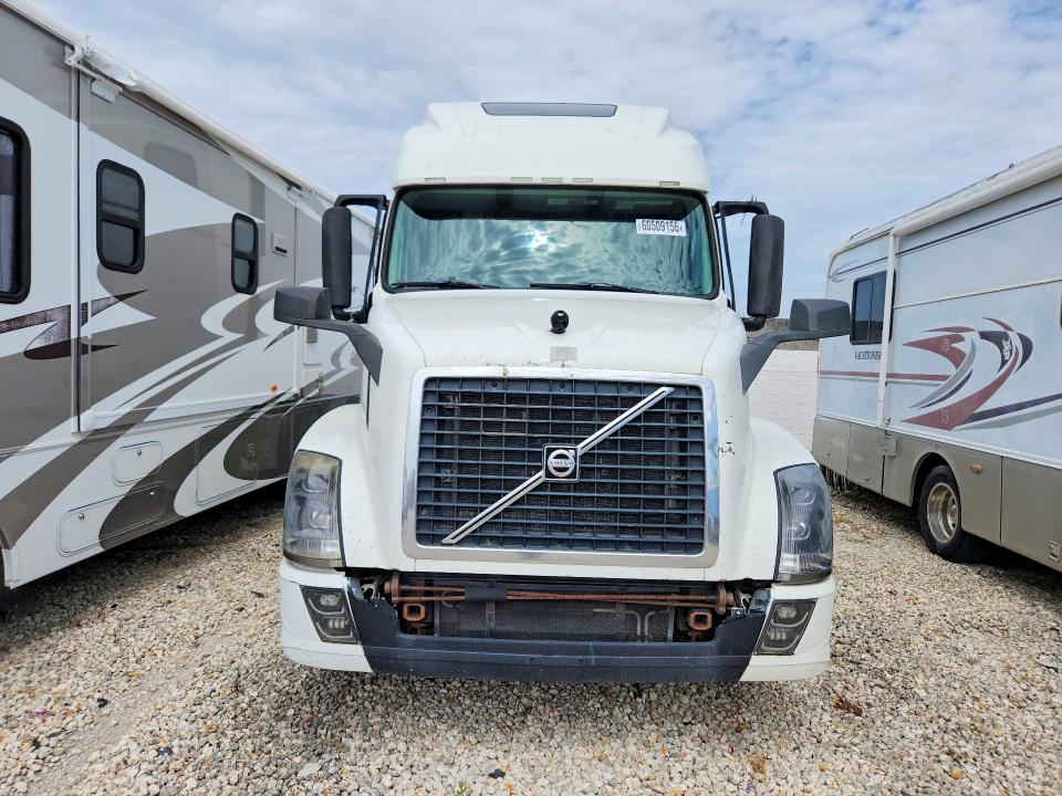 60509156 :رقم المزاد ، 4V4NC9EH1GN942026 vin ، 2016 Volvo Vnl (4) مزاد بيع