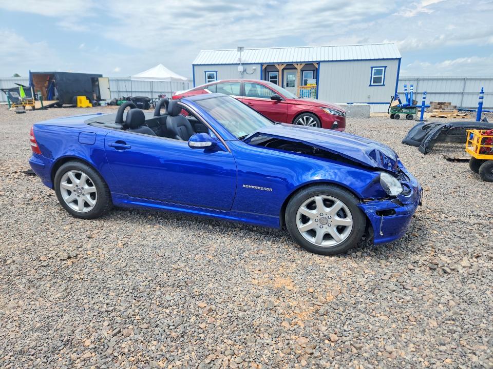 60655216 :رقم المزاد ، WDBKK49F23F273183 vin ، 2003 Mercedes-benz Slk مزاد بيع