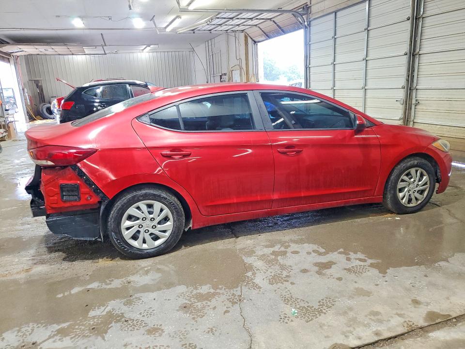 60606776 :رقم المزاد ، 5NPD74LF2HH037327 vin ، 2017 Hyundai Elantra مزاد بيع