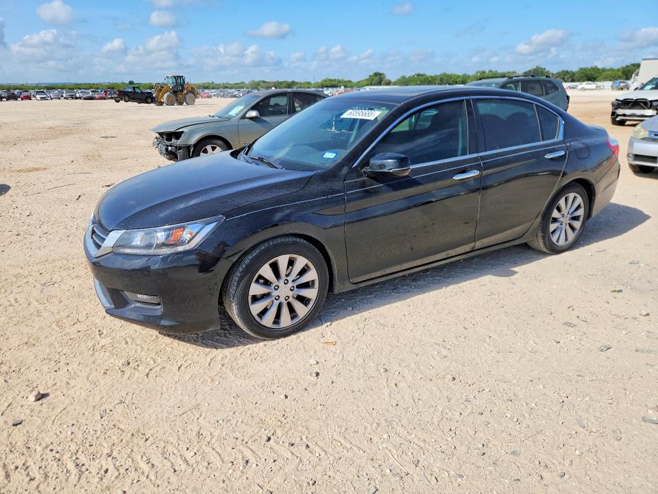 Auction sale of the 2015 Honda Accord, vin: 1HGCR2F77FA241660, lot number: 60595686