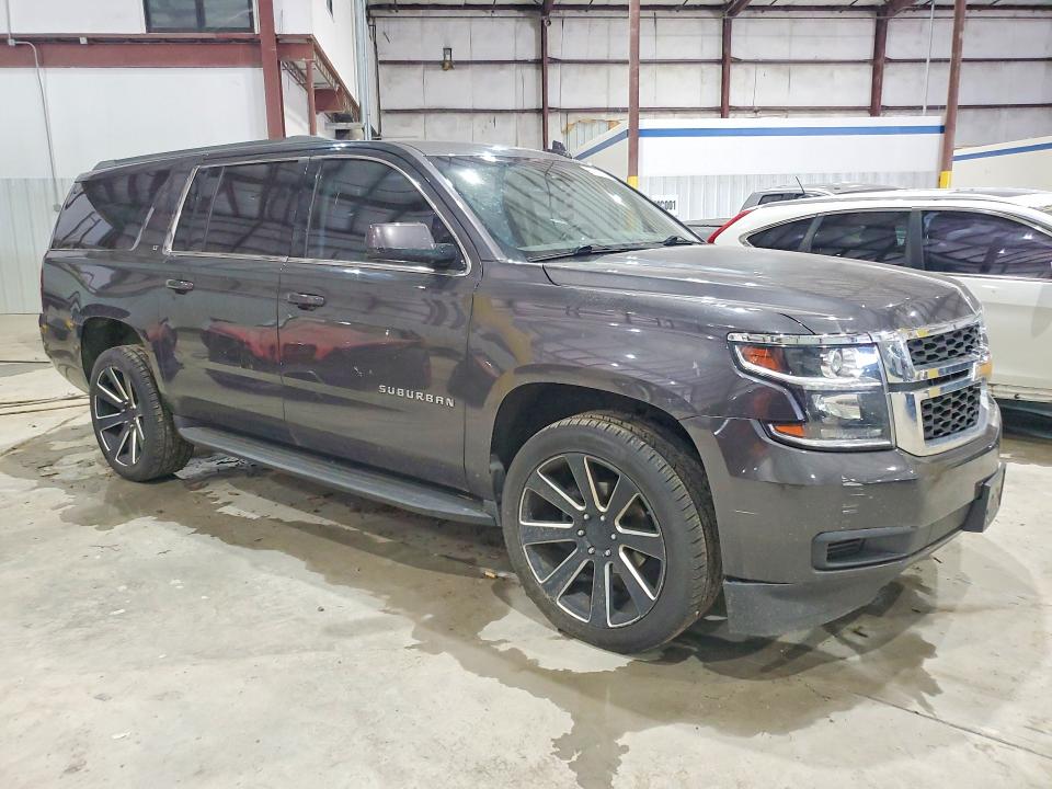 61386706 :رقم المزاد ، 1GNSKHKC3HR240845 vin ، 2017 Chevrolet Suburban مزاد بيع