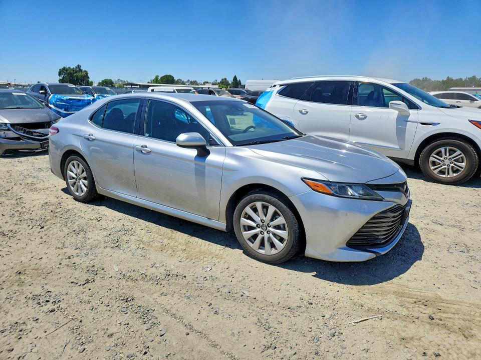 2018 Toyota Camry მანქანა იყიდება აუქციონზე, vin: 4T1B11HK9JU596698, აუქციონის ნომერი: 60240206