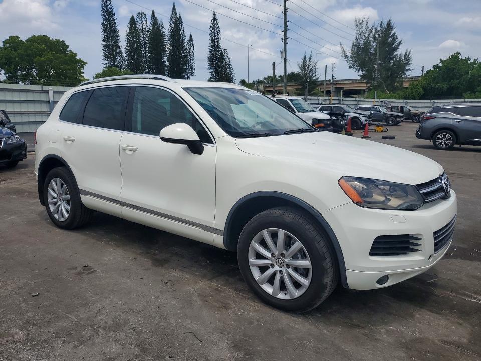 61584576 :رقم المزاد ، WVGFF9BP5BD002471 vin ، 2011 Volkswagen Touareg مزاد بيع